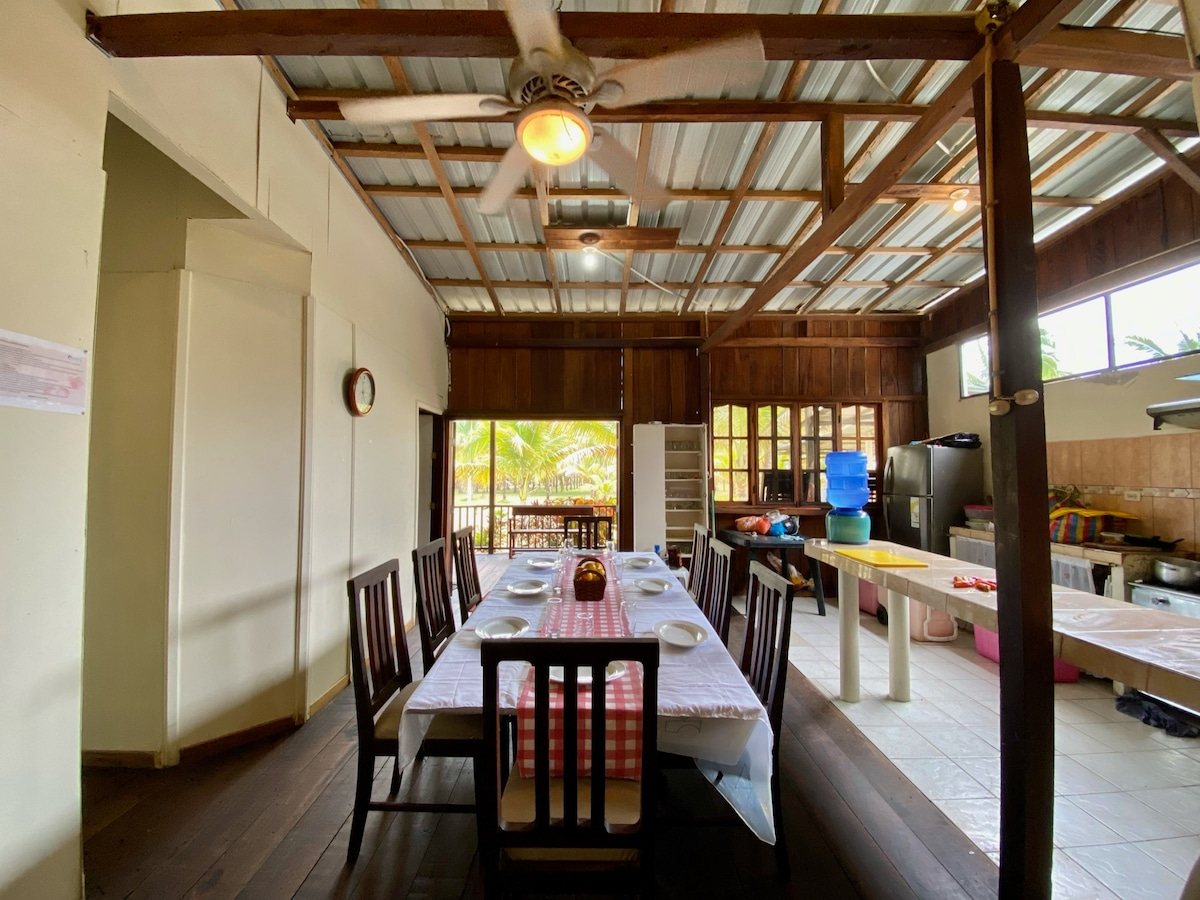 Comedor de la Cabaña Paradise